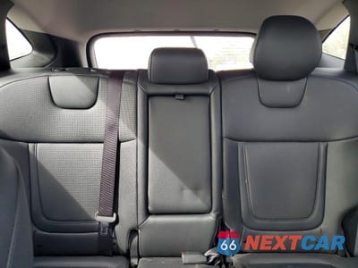 Zdjęcie 10 z 14 samochodu: 2023 HYUNDAI TUCSON SEL VIN:5NMJFCAE3PH289139 - miniatura