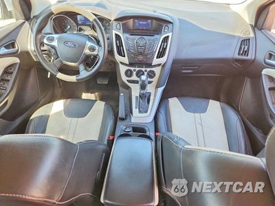 Zdjęcie 8 z 13 samochodu: 2014 FORD FOCUS SE VIN:1FADP3F27EL443555 - miniatura