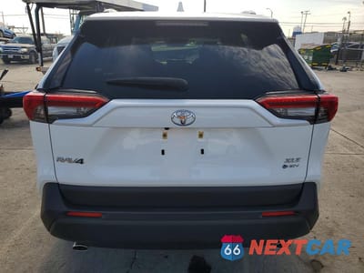 Zdjęcie 6 z 13 samochodu: 2025 TOYOTA RAV4 HYBRID XLE VIN:JTMRWRFV3SD333026 - miniatura