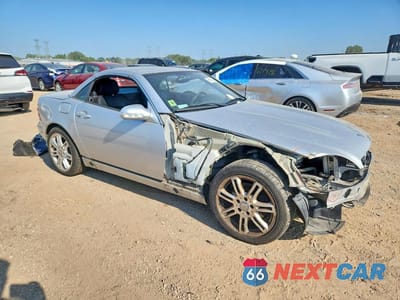 Czwarte zdjęcie samochodu z boku: 2004 MERCEDES-BENZ SLK 320 VIN:WDBKK65F74F304737 - miniatura