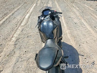 Zdjęcie 6 z 9 samochodu: 2025 KAWASAKI EX650 R VIN:ML5EXER13SDAE8624 - miniatura