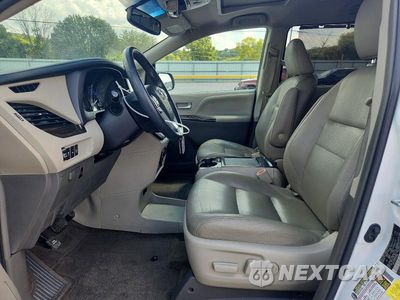 Zdjęcie 7 z 13 samochodu: 2017 TOYOTA SIENNA XLE PREMIUM 8-PASSENGER VIN:5TDYZ3DC4HS797960 - miniatura