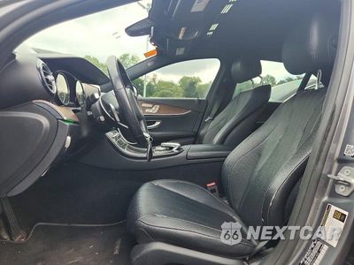 Zdjęcie 7 z 12 samochodu: 2017 MERCEDES-BENZ E 300 4MATIC VIN:WDDZF4KB0HA241905 - miniatura