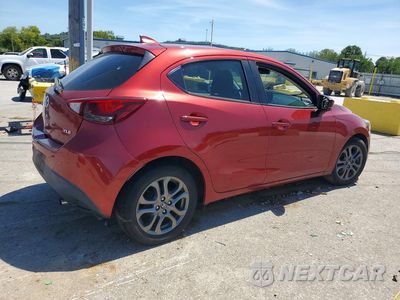 Trzecie zdjęcie samochodu z tyłu: 2020 TOYOTA YARIS HATCHBACK XLE VIN:3MYDLBJVXLY700117 - miniatura