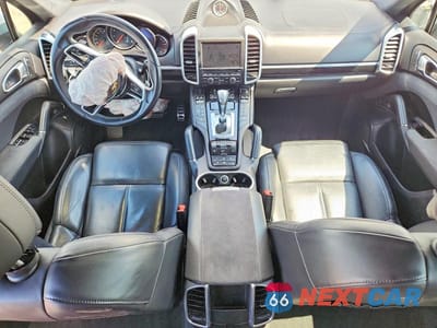Zdjęcie 8 z 14 samochodu: 2016 PORSCHE CAYENNE GTS VIN:WP1AD2A23GLA76792 - miniatura