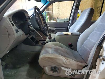 Zdjęcie 7 z 13 samochodu: 1999 FORD EXPLORER VIN:1FMZU34E5XZB10773 - miniatura