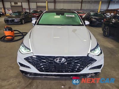 Piąte zdjęcie samochodu w środku: 2021 HYUNDAI SONATA LIMITED VIN:5NPEH4J2XMH075948 - miniatura