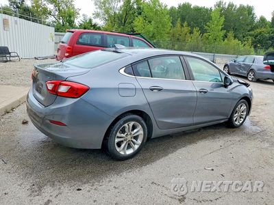 Trzecie zdjęcie samochodu z tyłu: 2019 CHEVROLET CRUZE LT VIN:1G1BE5SM0K7119712 - miniatura