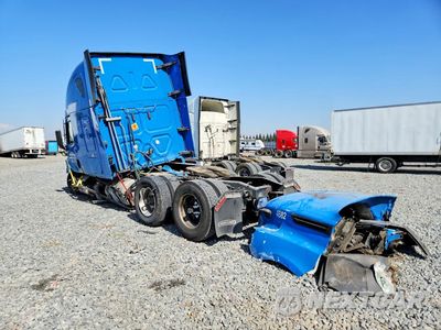 Drugie zdjęcie samochodu z przodu: 2021 FREIGHTLINER CASCADIA 1 - SEMI TRUCK VIN:1FUJHHDR7MLMJ5737 - miniatura