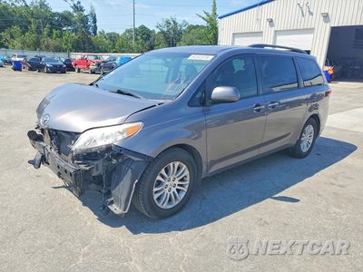 2017 TOYOTA SIENNA XLE PREMIUM 8-PASSENGER 5TDYZ3DC9HS870899 - główne zdjęcie licytacji z USA - miniatura