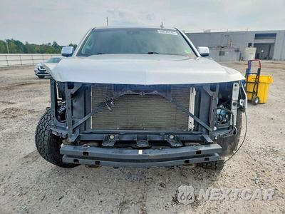 Piąte zdjęcie samochodu w środku: 2018 CHEVROLET SUBURBAN K1500 LT VIN:1GNSKHKC7JR105356 - miniatura