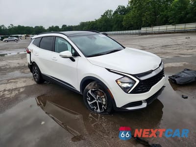 Czwarte zdjęcie samochodu z boku: 2023 KIA SPORTAGE EX VIN:KNDPVCAG4P7033503 - miniatura