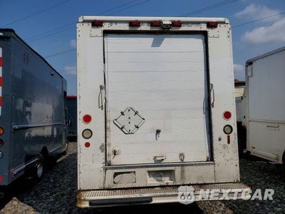Zdjęcie 6 z 13 samochodu: 2004 FREIGHTLINER CHASSIS M LINE WALK-IN VAN VIN:4UZAANBW54CN46552 - miniatura