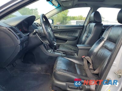 Zdjęcie 7 z 12 samochodu: 2004 HONDA ACCORD EX VIN:1HGCM56874A103221 - miniatura