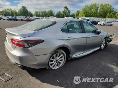 Trzecie zdjęcie samochodu z tyłu: 2022 TOYOTA CAMRY LE VIN:4T1C11AK7NU629539 - miniatura