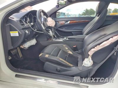 Zdjęcie 7 z 12 samochodu: 2014 MERCEDES-BENZ C 250 VIN:WDDGJ4HB2EG200360 - miniatura