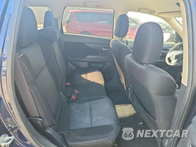 Zdjęcie 11 z 13 samochodu: 2020 MITSUBISHI OUTLANDER ES VIN:JA4AD2A39LZ011098 - miniatura