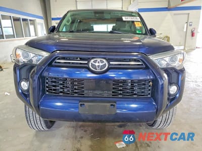 Piąte zdjęcie samochodu w środku: 2020 TOYOTA 4RUNNER SR5 PREMIUM VIN:JTEBU5JR6L5827544 - miniatura