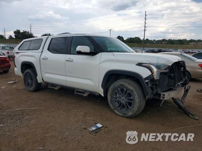Czwarte zdjęcie samochodu z boku: 2024 TOYOTA TUNDRA SR5 VIN:5TFLA5DB0RX187649 - miniatura