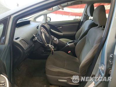Zdjęcie 7 z 12 samochodu: 2013 TOYOTA PRIUS THREE VIN:JTDKN3DU1D5663580 - miniatura