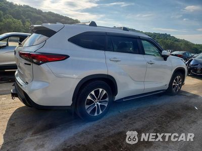 Trzecie zdjęcie samochodu z tyłu: 2023 TOYOTA HIGHLANDER HYBRID XLE VIN:5TDKBRCH6PS576577 - miniatura