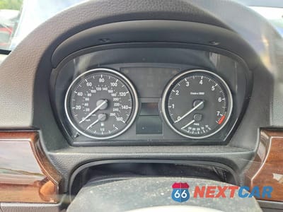 Zdjęcie 9 z 12 samochodu: 2011 BMW 328 XI SULEV VIN:WBAPK5G5XBNN26145 - miniatura