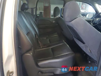 Zdjęcie 11 z 13 samochodu: 2008 CHEVROLET SUBURBAN K1500 LS VIN:3GNFK16388G303618 - miniatura