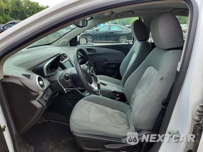 Zdjęcie 7 z 12 samochodu: 2017 CHEVROLET SONIC LS VIN:1G1JB5SG1H4154946 - miniatura