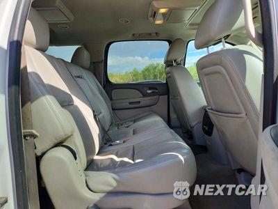 Zdjęcie 11 z 13 samochodu: 2013 CHEVROLET SUBURBAN K1500 LT VIN:1GNSKJE7XDR333779 - miniatura