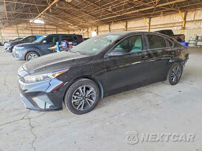 2022 KIA FORTE LXS 3KPF24AD4NE493810 - główne zdjęcie licytacji z USA - miniatura