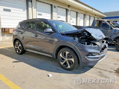 Czwarte zdjęcie samochodu z boku: 2018 HYUNDAI TUCSON VALUE VIN:KM8J33A2XJU808617 - miniatura