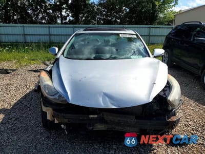 Piąte zdjęcie samochodu w środku: 2013 HYUNDAI ELANTRA LIMITED VIN:5NPDH4AE3DH172088 - miniatura