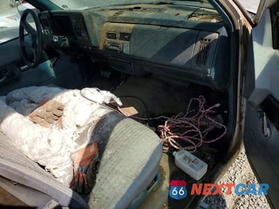 Zdjęcie 8 z 11 samochodu: 1993 GMC SIERRA C1500 VIN:1GTEC14Z7PE503047 - miniatura