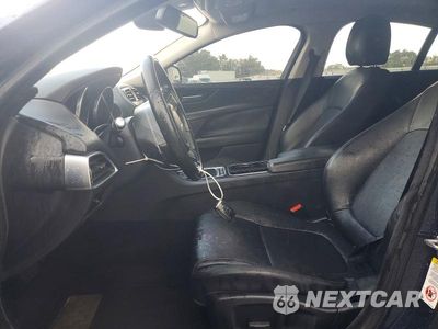 Zdjęcie 7 z 12 samochodu: 2017 JAGUAR XE VIN:SAJAR4BG8HA969161 - miniatura