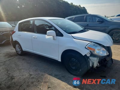 Czwarte zdjęcie samochodu z boku: 2011 NISSAN VERSA 1.8 S VIN:3N1BC1CP3BL364386 - miniatura