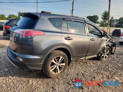 Trzecie zdjęcie samochodu z tyłu: 2016 TOYOTA RAV4 XLE VIN:JTMWFREV7GD085729 - miniatura