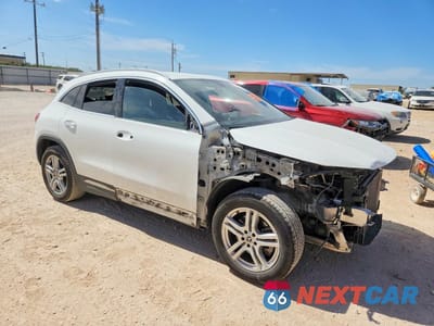 Czwarte zdjęcie samochodu z boku: 2021 MERCEDES-BENZ GLA 250 VIN:W1N4N4GB1MJ211962 - miniatura