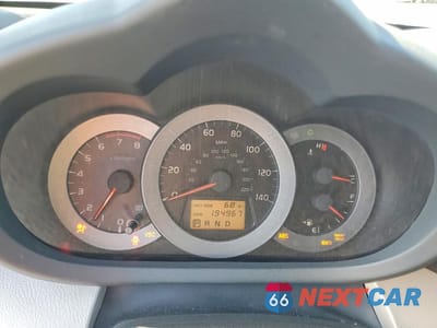 Zdjęcie 9 z 13 samochodu: 2006 TOYOTA RAV4 BASE VIN:JTMBD33V666021415 - miniatura