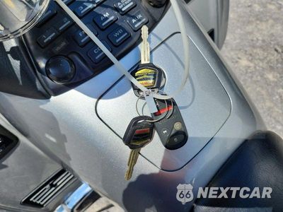 Zdjęcie 8 z 9 samochodu: 2007 HONDA GL1800 VIN:1HFSC47L37A608273 - miniatura