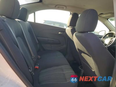 Zdjęcie 10 z 12 samochodu: 2015 CHEVROLET SONIC LT VIN:1G1JC5SH7F4163492 - miniatura