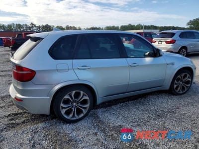 Trzecie zdjęcie samochodu z tyłu: 2010 BMW X5 M VIN:5YMGY0C58ALK25448 - miniatura