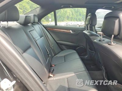Zdjęcie 10 z 12 samochodu: 2010 MERCEDES-BENZ C 300 4MATIC VIN:WDDGF8BB9AF487049 - miniatura
