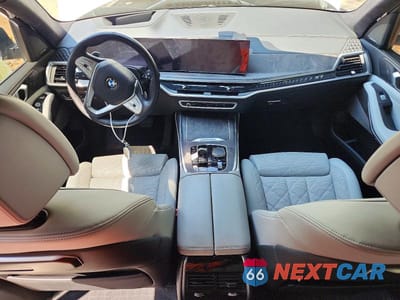 Zdjęcie 8 z 12 samochodu: 2024 BMW X7 XDRIVE40I VIN:5UX23EM03R9U70876 - miniatura