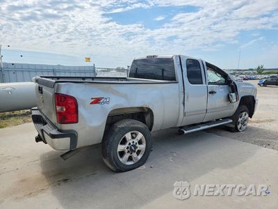Trzecie zdjęcie samochodu z tyłu: 2011 CHEVROLET SILVERADO K2500 HEAVY DUTY LT VIN:1GC2KXCG9BZ153642 - miniatura