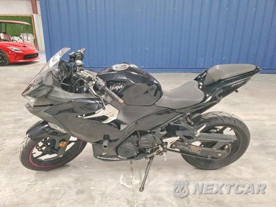 Trzecie zdjęcie samochodu z tyłu: 2018 KAWASAKI EX400 VIN:JKAEXKH11JDA12191 - miniatura
