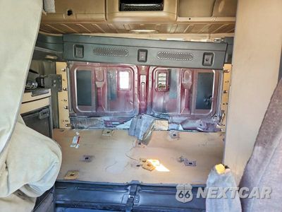 Zdjęcie 10 z 13 samochodu: 2017 FREIGHTLINER CASCADIA 125 SEMI TRUCK VIN:3AKJGLDV3HSHD4970 - miniatura
