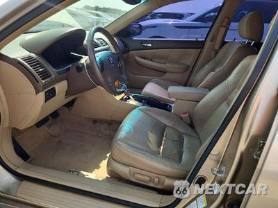 Zdjęcie 7 z 12 samochodu: 2003 HONDA ACCORD VIN:1HGCM665X3A068409 - miniatura