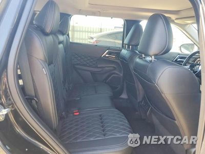 Zdjęcie 11 z 13 samochodu: 2023 MITSUBISHI OUTLANDER SEL VIN:JA4T5VA99PZ054079 - miniatura