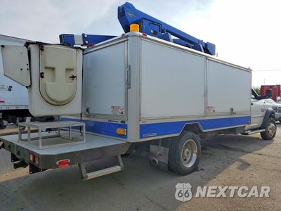 Trzecie zdjęcie samochodu z tyłu: 2014 RAM 5500 BUCKET TRUCK VIN:3C7WRMDL3EG180866 - miniatura