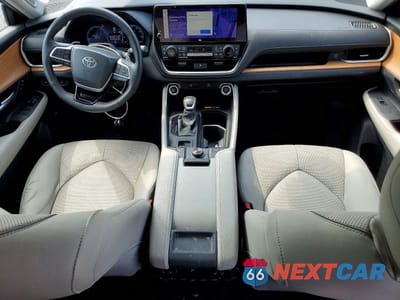 Zdjęcie 8 z 13 samochodu: 2024 TOYOTA GRAND HIGHLANDER PLATINUM VIN:5TDAAAB53RS045069 - miniatura